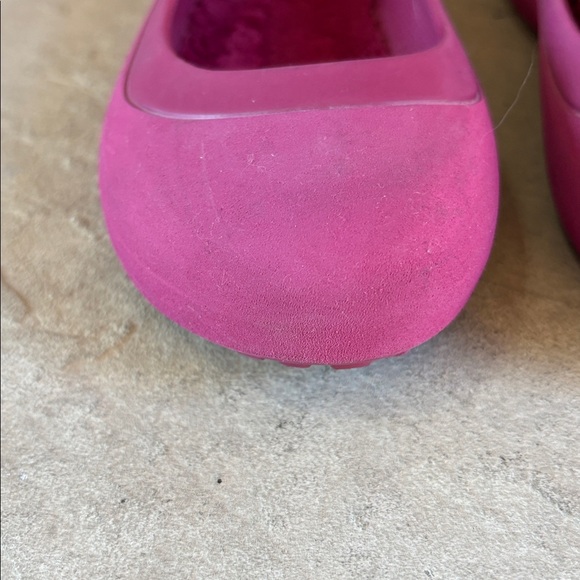 Crocs sz 7 pomegranate mammoth flat NWT - Picture 5 of 12